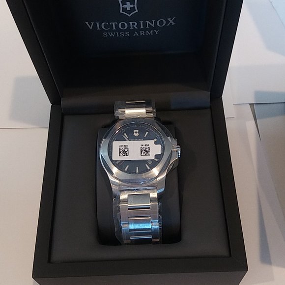 Victorinox Men's I.N.O.X. 43mm Stainless Steel Swiss Army Wristwatch 241835 - Picture 7 of 12